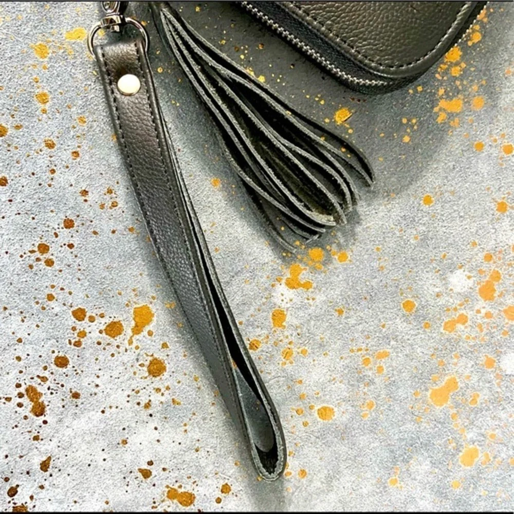 NWOT Genuine Cowhide Leather Black & White Zip Wallet/Wristlet - Picture 8 of 15